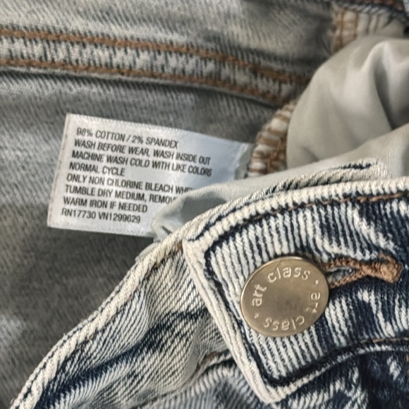 Art Class | Girl’s Size 16 | Distressed Denim Jeans | Light Wash - Picture 4 of 5